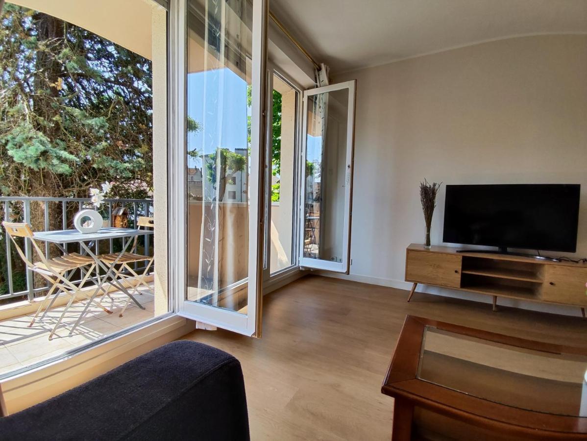 Tres Belle Appartement Lumineuse Spacieux ช็องตียี ภายนอก รูปภาพ