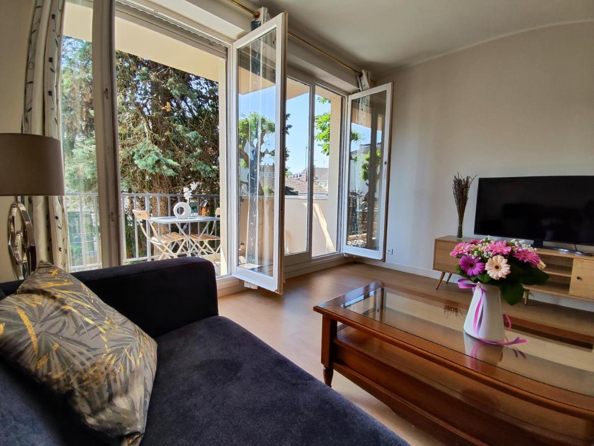 Tres Belle Appartement Lumineuse Spacieux ช็องตียี ภายนอก รูปภาพ